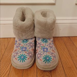 SIZE 7 UGGS perfect condition!